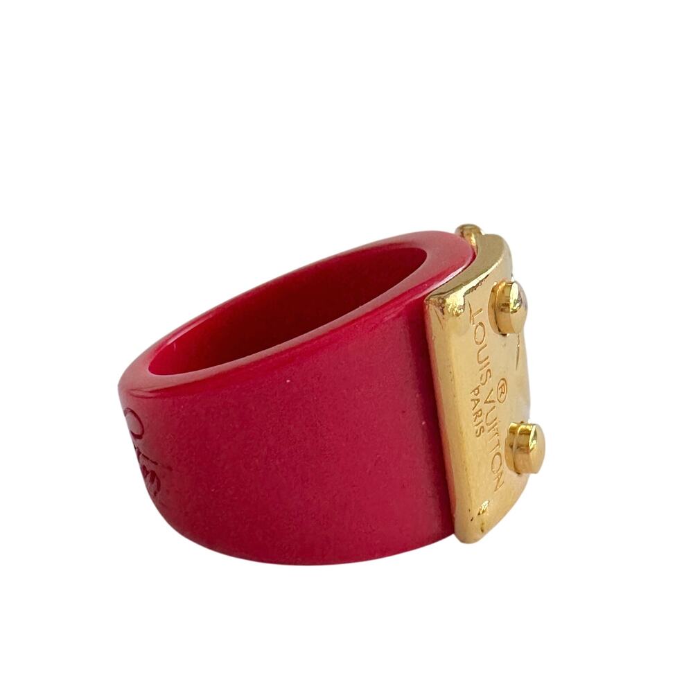 Louis Vuitton LockMe Fuchsia Resin Gold Tone Ring - Picture 3 of 11